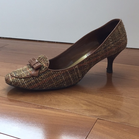 enzo angiolini kailee buckle strap kitten heel